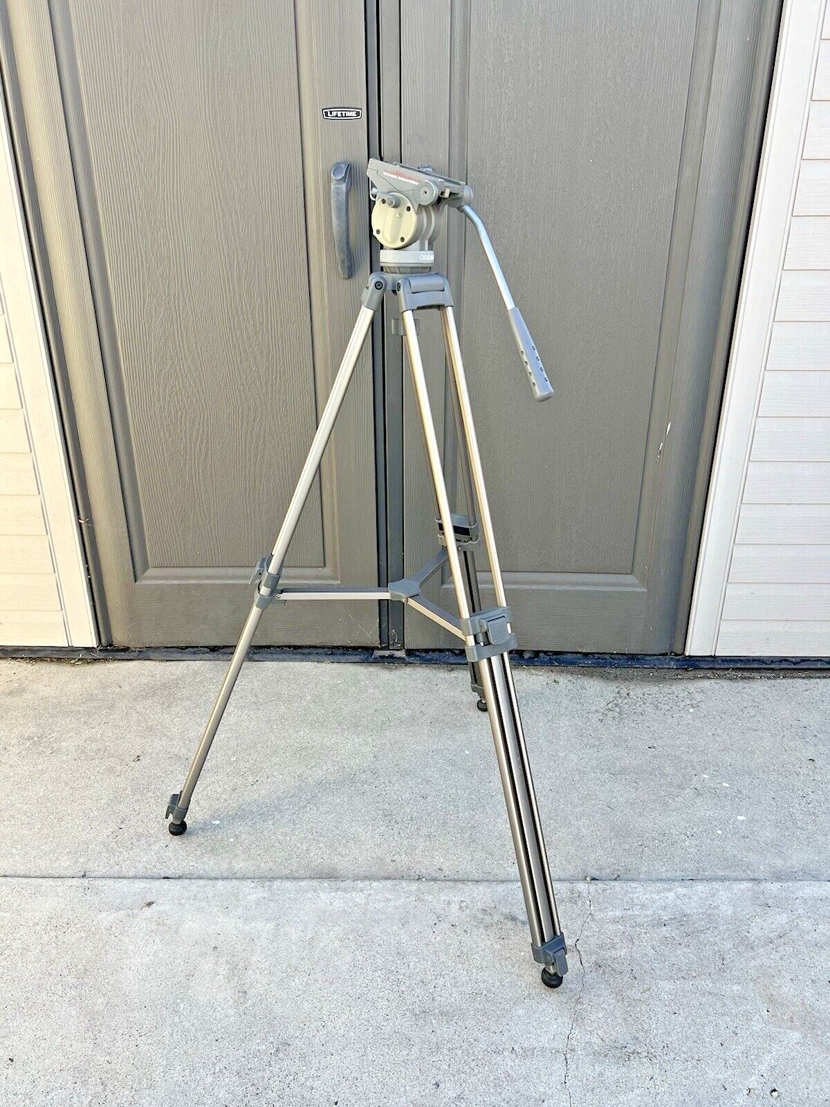 Matthews Studio Equipment Video Stand Tripod Extendable M25