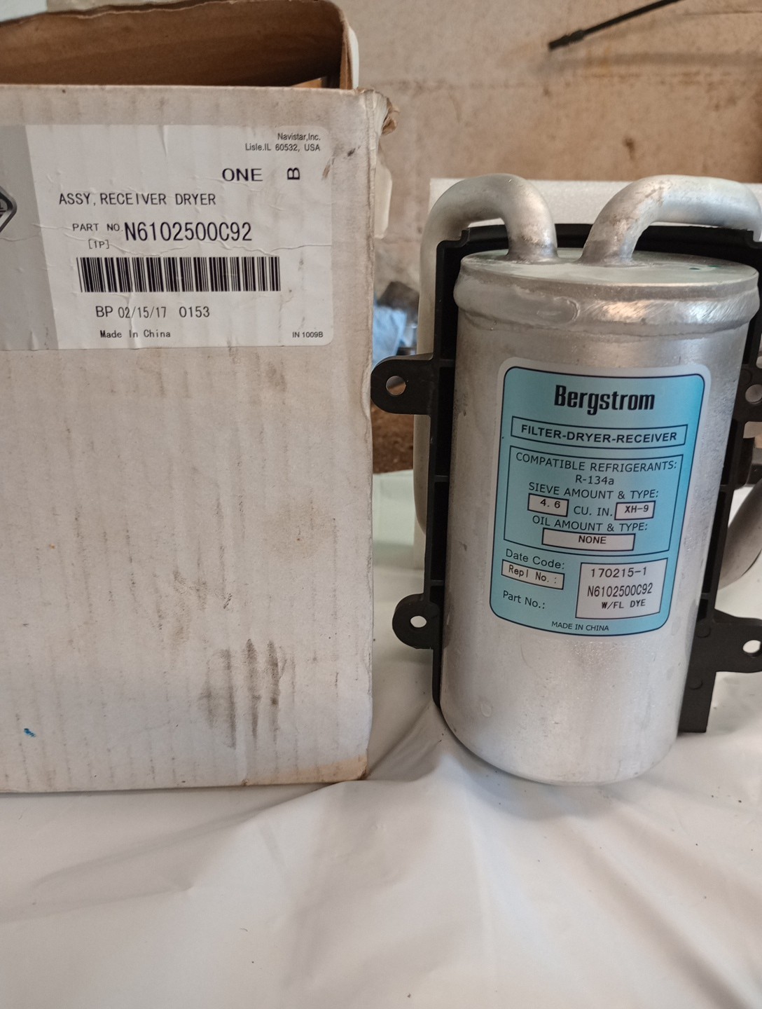 6102500C92 NEW OEM INTERNATIONAL AC RECEIVER DRYER  NOS