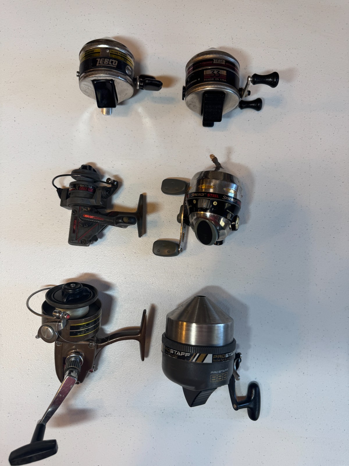 Lot of Vintage 6 Fishing Reels! Zebco, Eagle Claw, Shakespeare, Daiwa - Untested