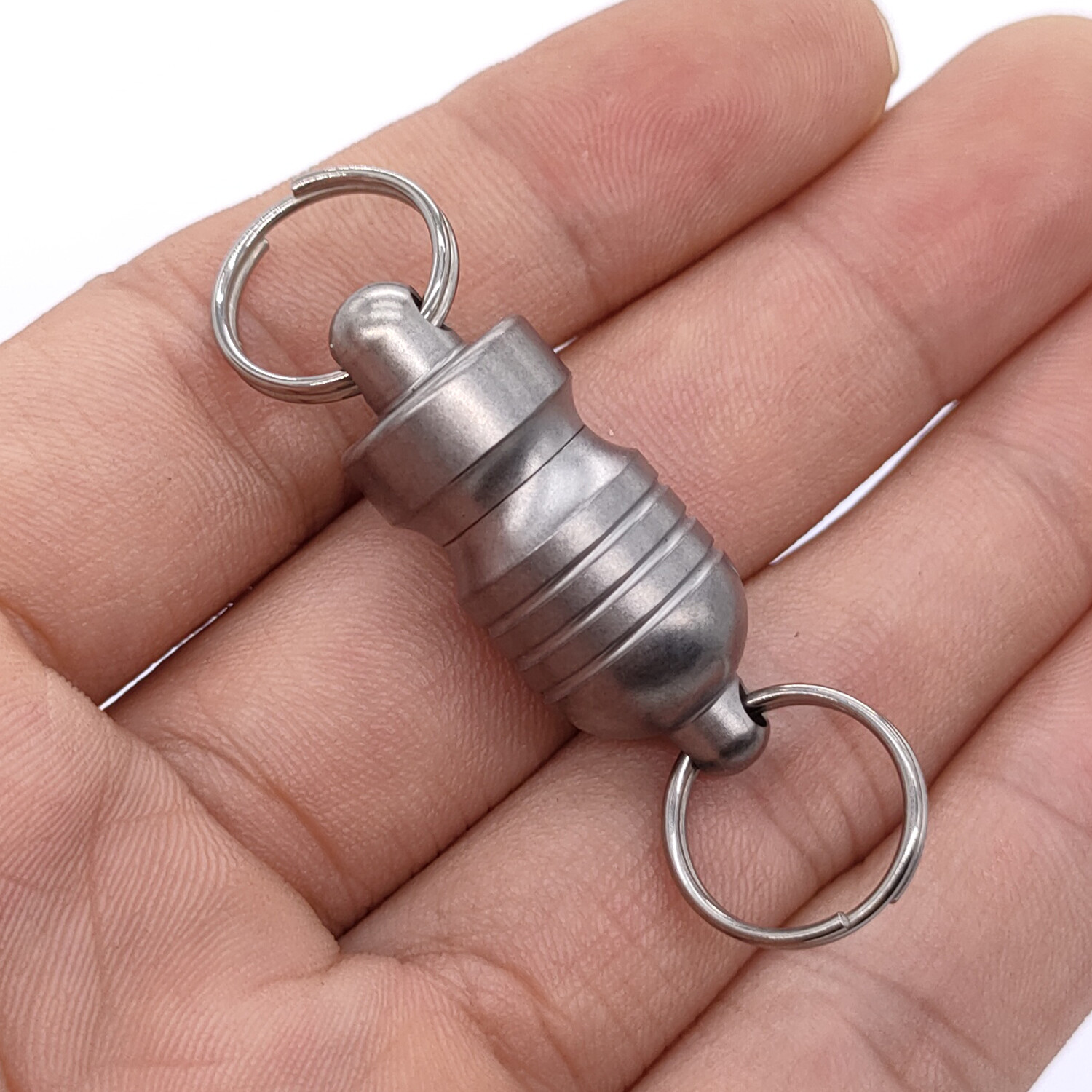 Titanium Alloy Quick Buckle Quick Detach Magnet Keychain Multi Tools Pendant EDC