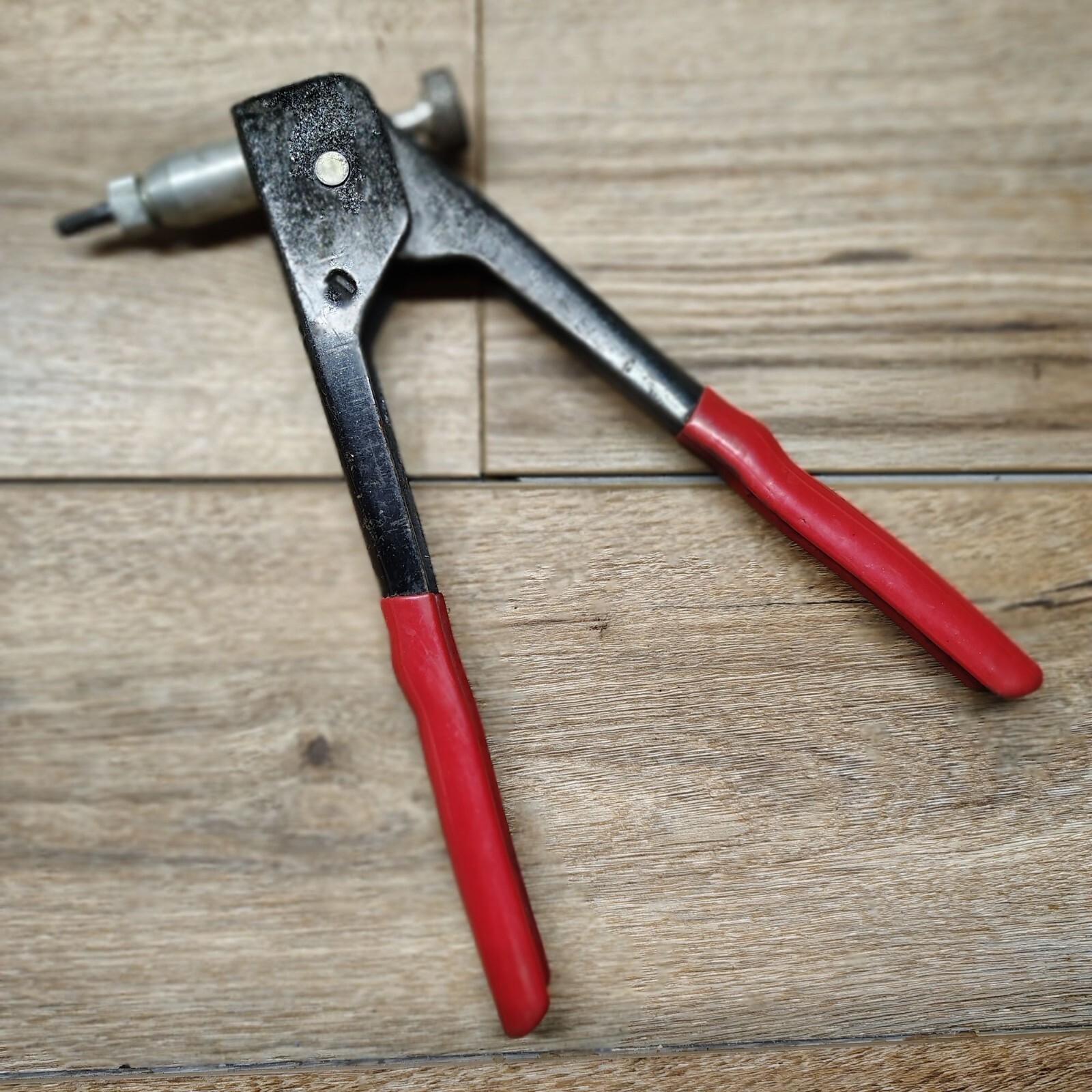Heavy-Duty Rivet Gun With Red Handles & Steel Body