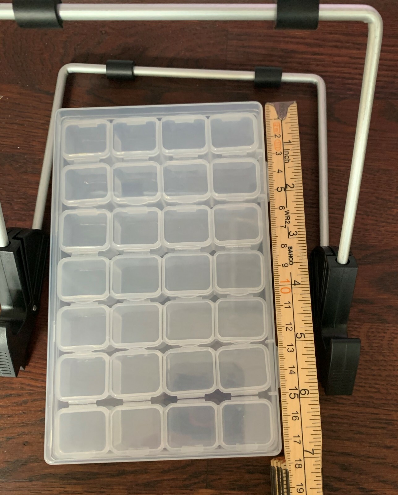 Clear individual 28 Grids Storage Containers with stand for different crafts