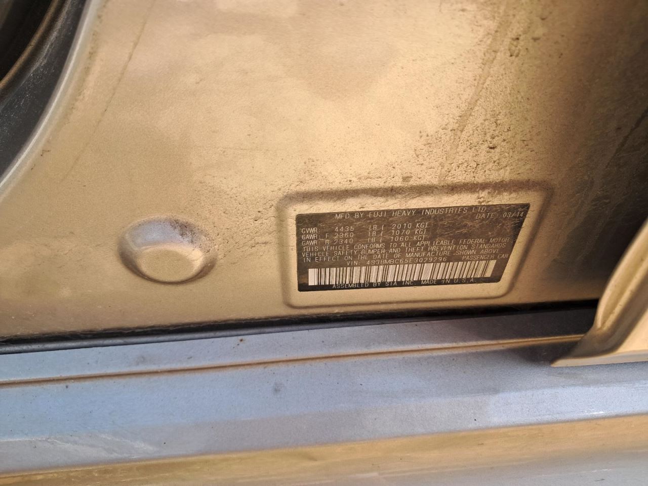 LEGACY 2014 Glove Box 4771552