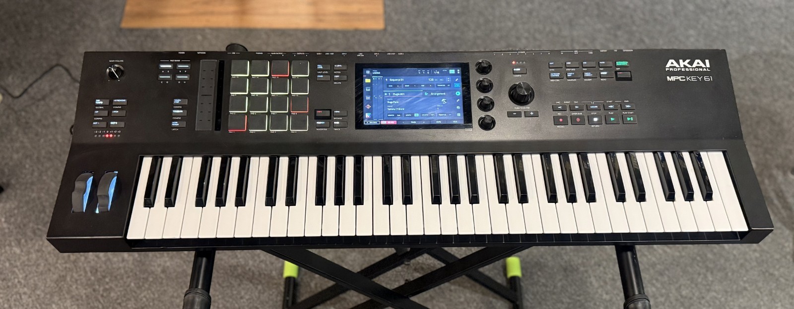 Akai Professional MPC Key 61 key Sampling Production Workshop With Cable