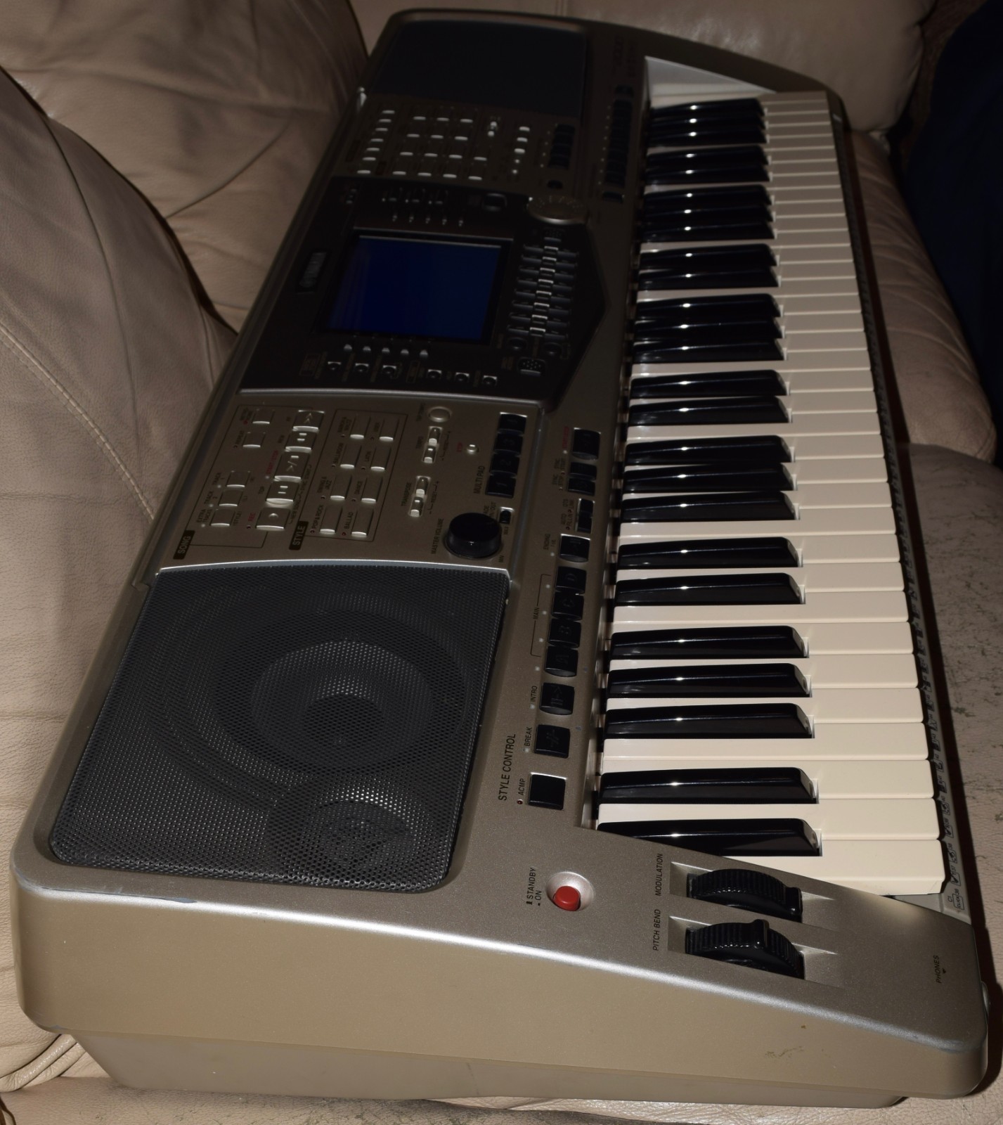 Yamaha PSR-2000 Keyboard Workstation