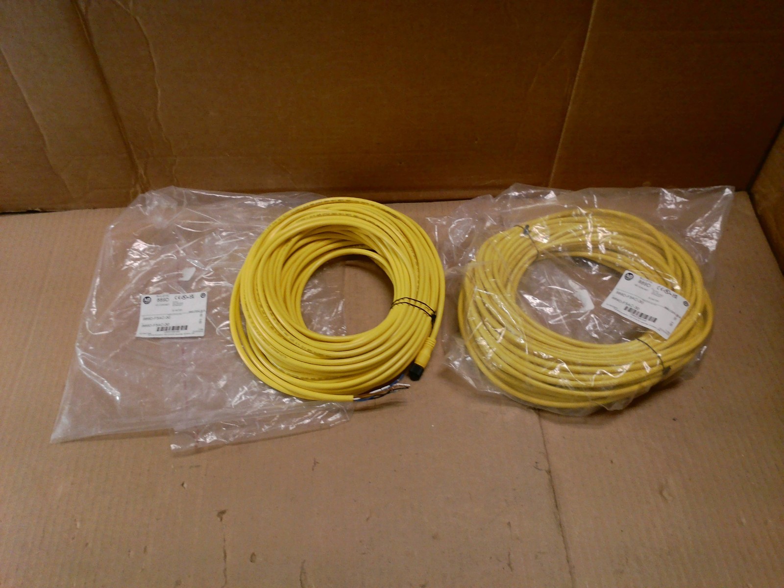 889D-F5AC-30 B Allen Bradley NEW In Box 30M M12 5-Pole Switch Sensor Cable