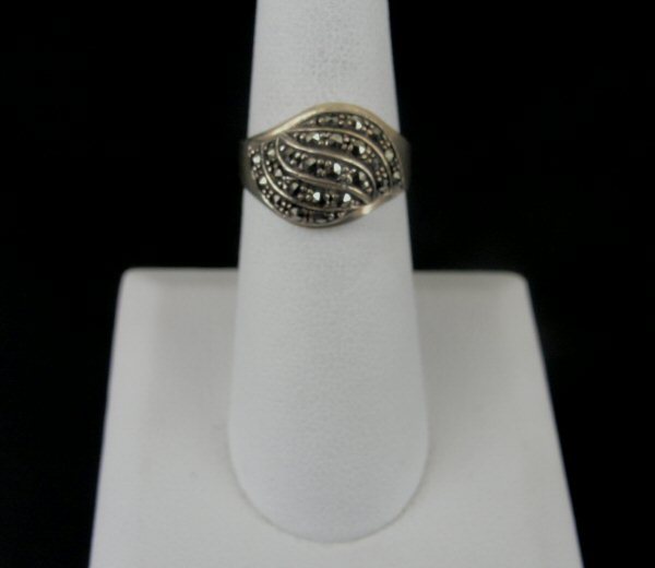 Marcasites curved Top design Band Sterling Silver 925 RING Size 6