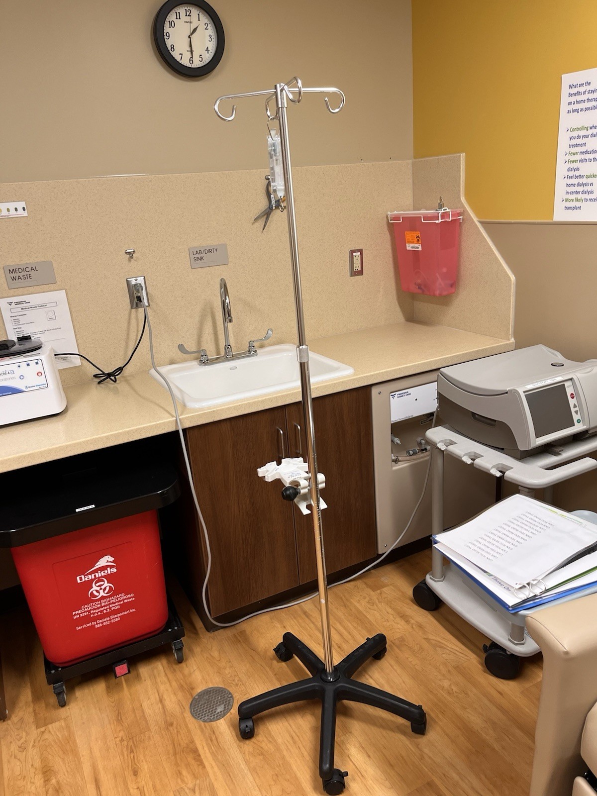 Stainless Steel Medical IV Pole 4 hooks On Rolling Stand Adjustable Height
