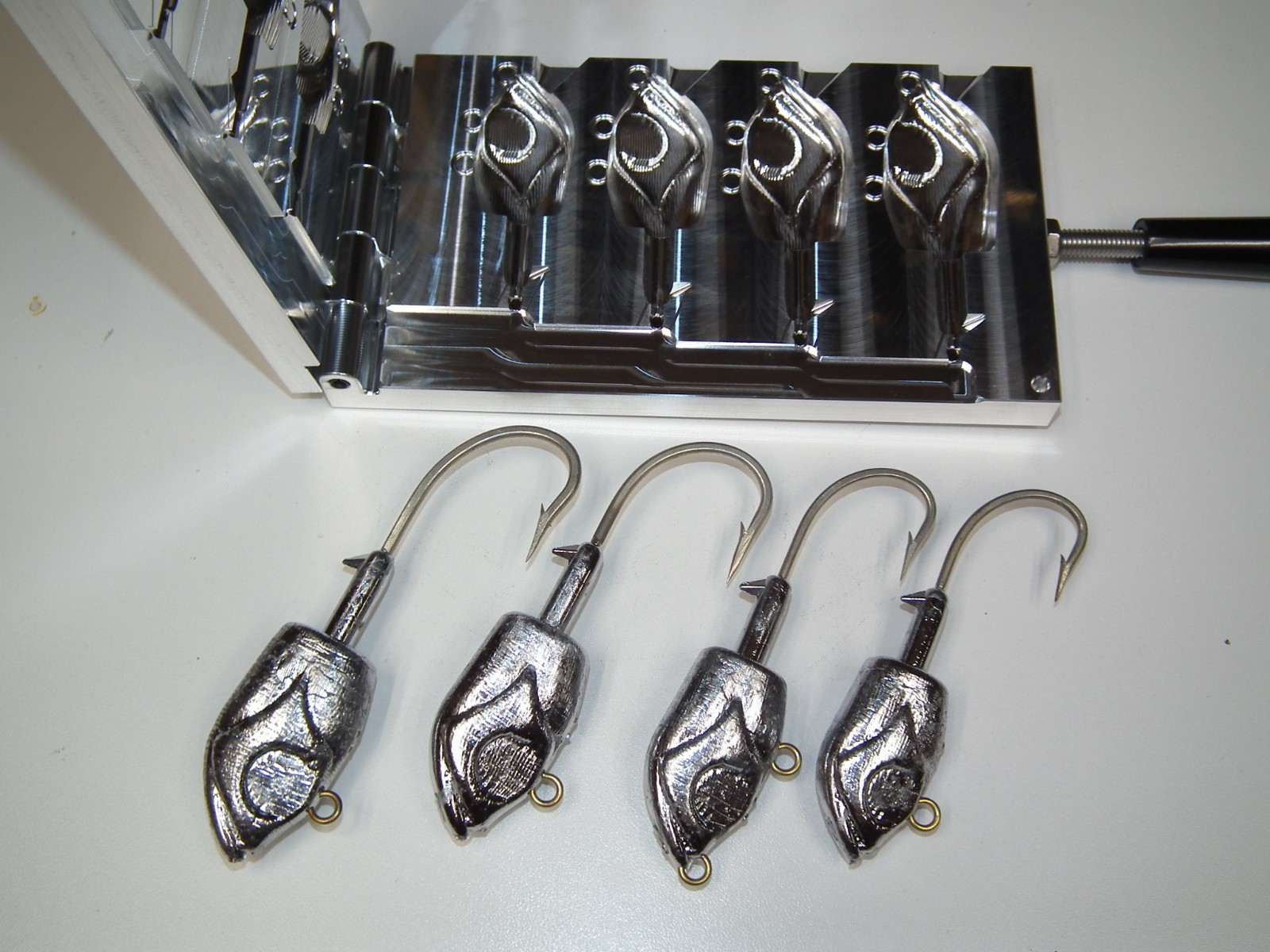 Saltwater Guppy Jig -2 Barbed mold 10,12,14,16oz CNC Aluminum Mad Shadder