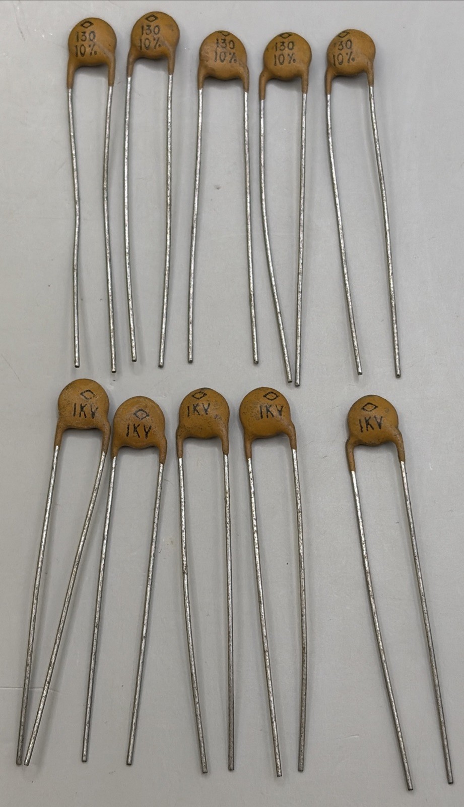10x 130pF 1kV ±10% Ceramic Disc Capacitors High Voltage 1000V Radial NOS