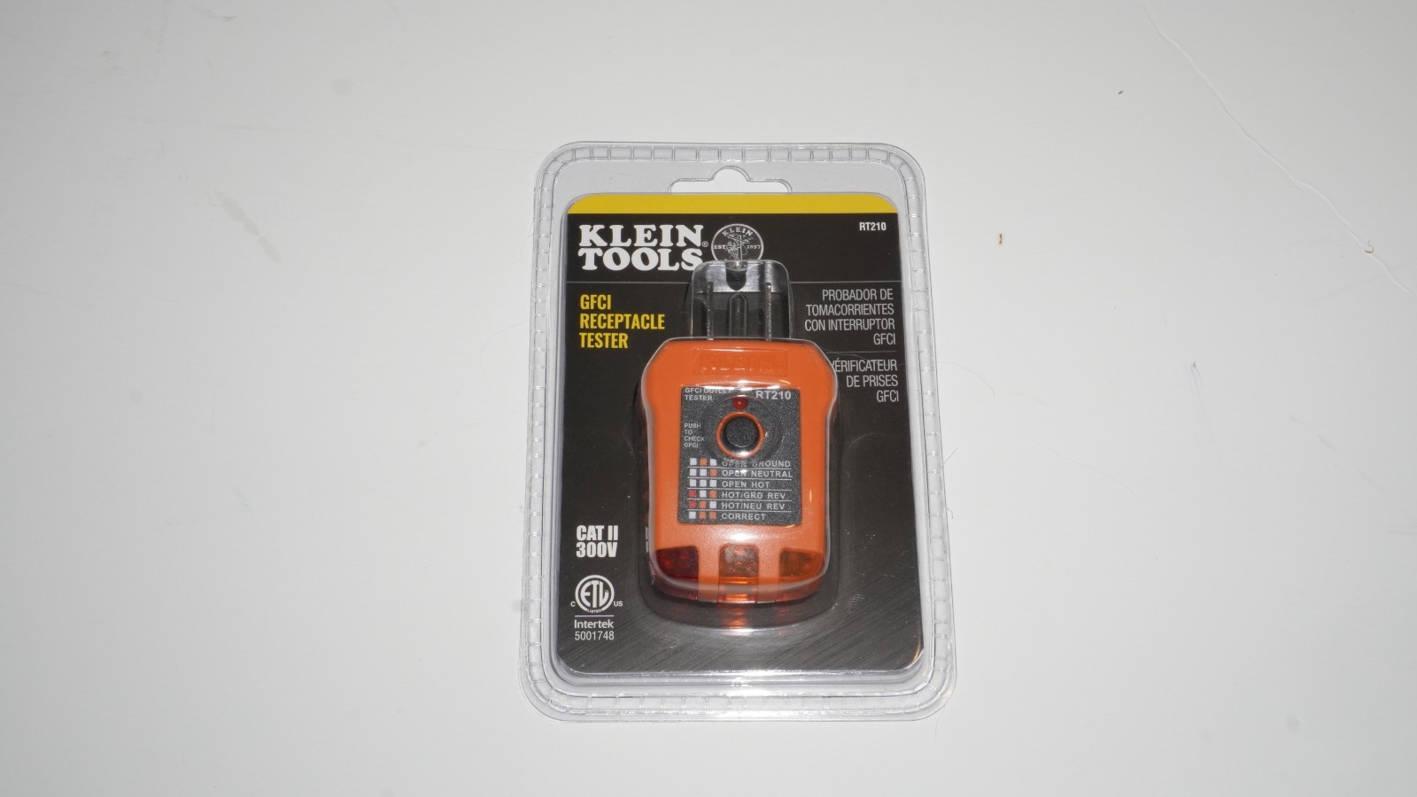 Klein Tools RT210 GFCI Receptacle Tester Cat II 300V LED New