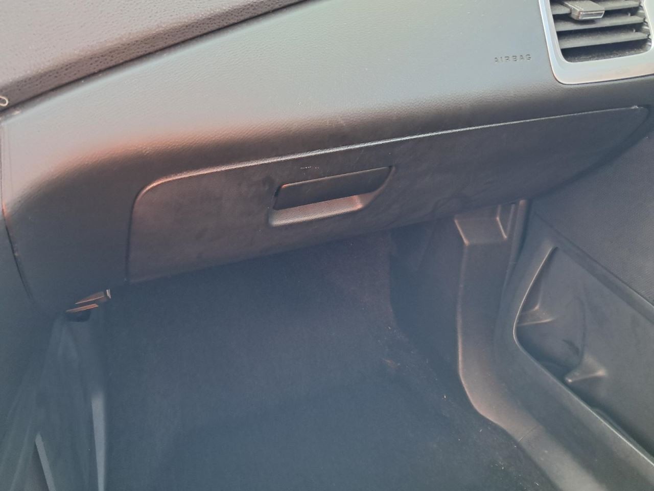 TERRAIN   2016 Glove Box 4794180