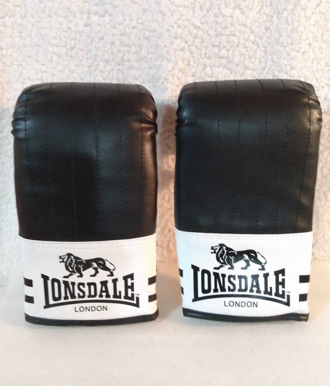 Lonsdale London Club Bag Boxing Gloves Black L / XL