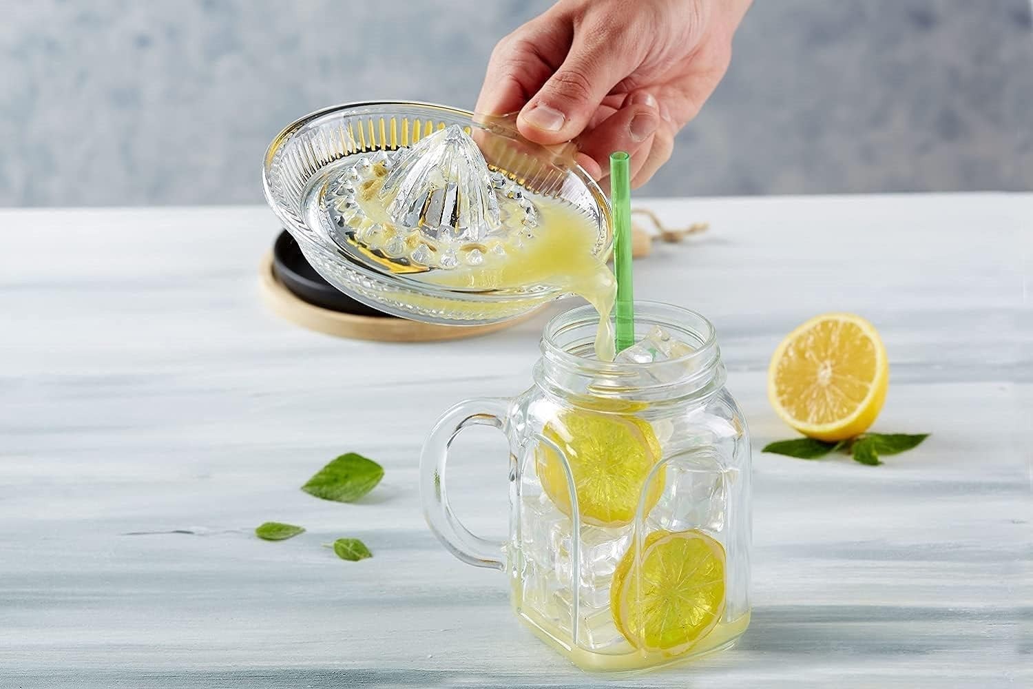 Crystalia Lemon Squeezer, Small Citrus Juicer, Extractor Manual Hand with Handle
