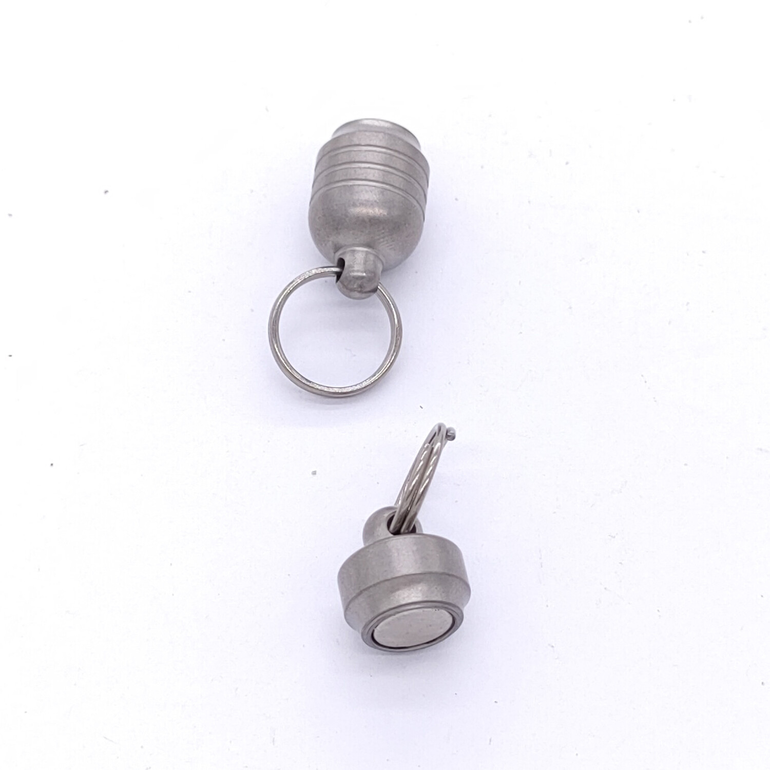 Titanium Alloy Quick Buckle Quick Detach Magnet Keychain Multi Tools Pendant EDC