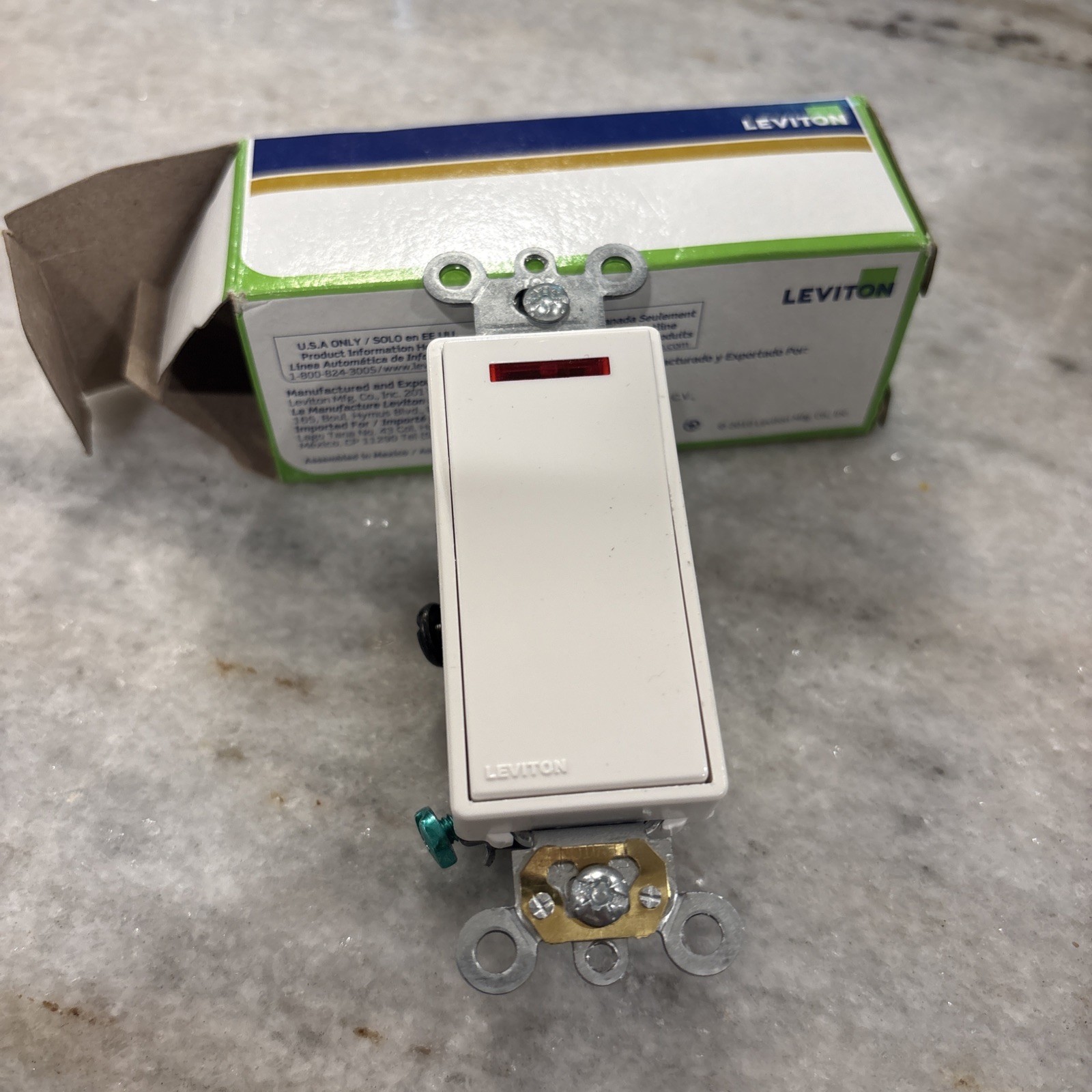 5628-2W Leviton 20 Amp, 120 Volt, Decora Plus Rocker Pilot Light, Illuminated