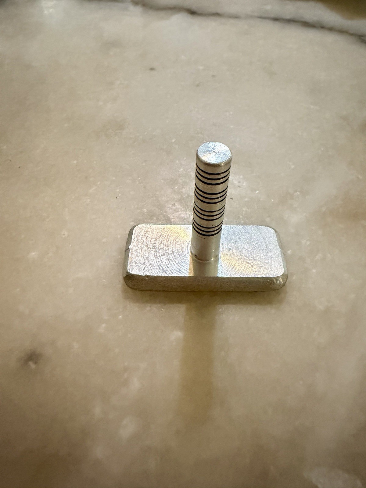 Escala Para Gallos/ Metal Rooster Height Measurer For Collectibles