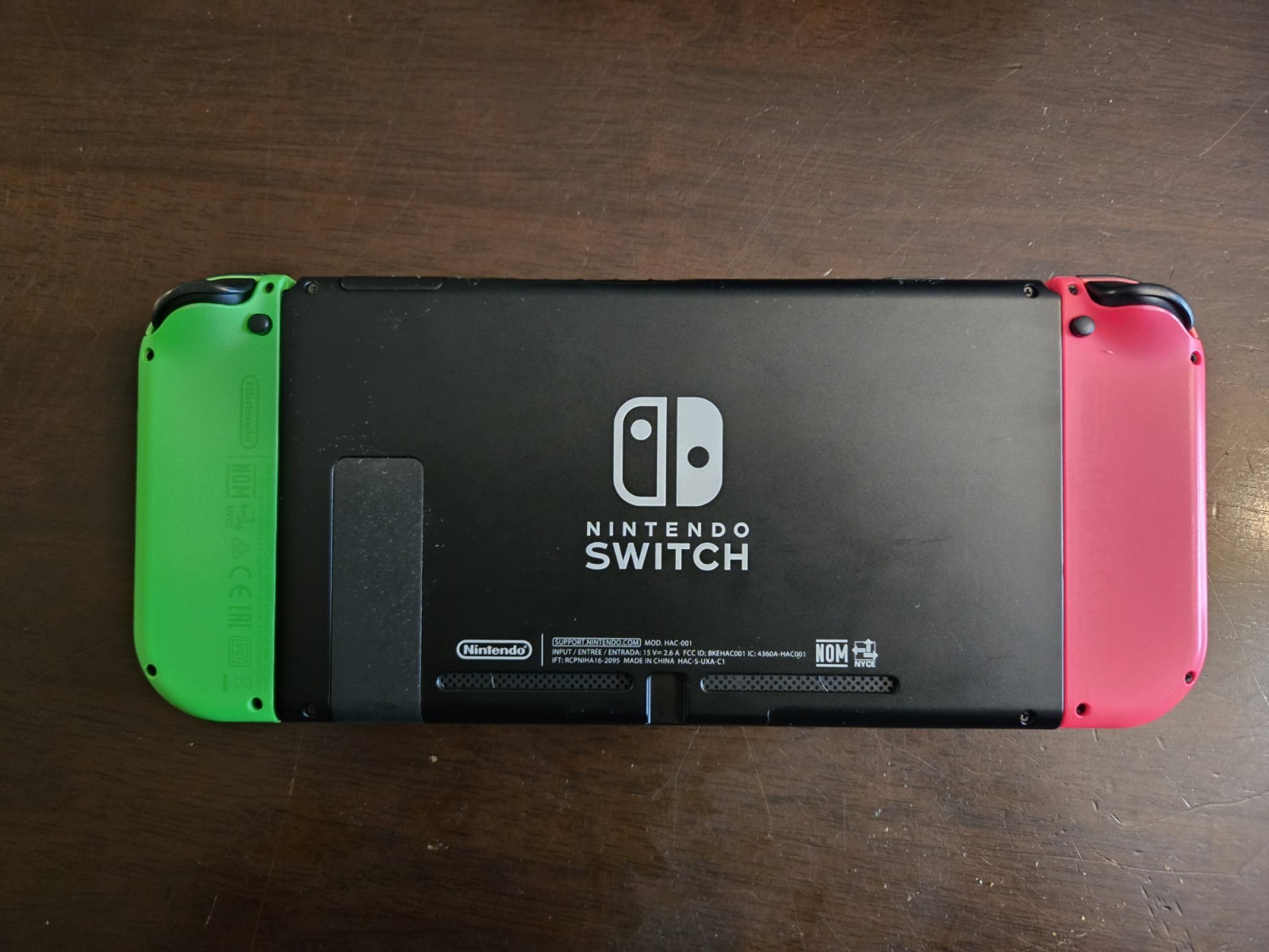 Nintendo Switch 32gb With Dock And Joycons