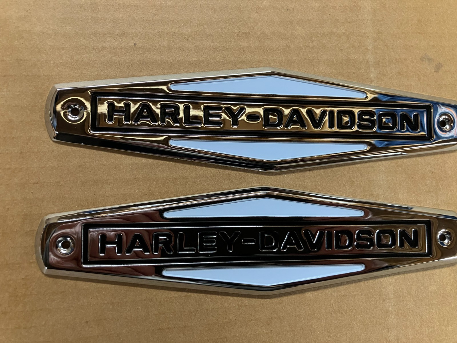 Harley Davidson Fuel tank Emblem Set 1966-1972 NOS number 61771-66TA