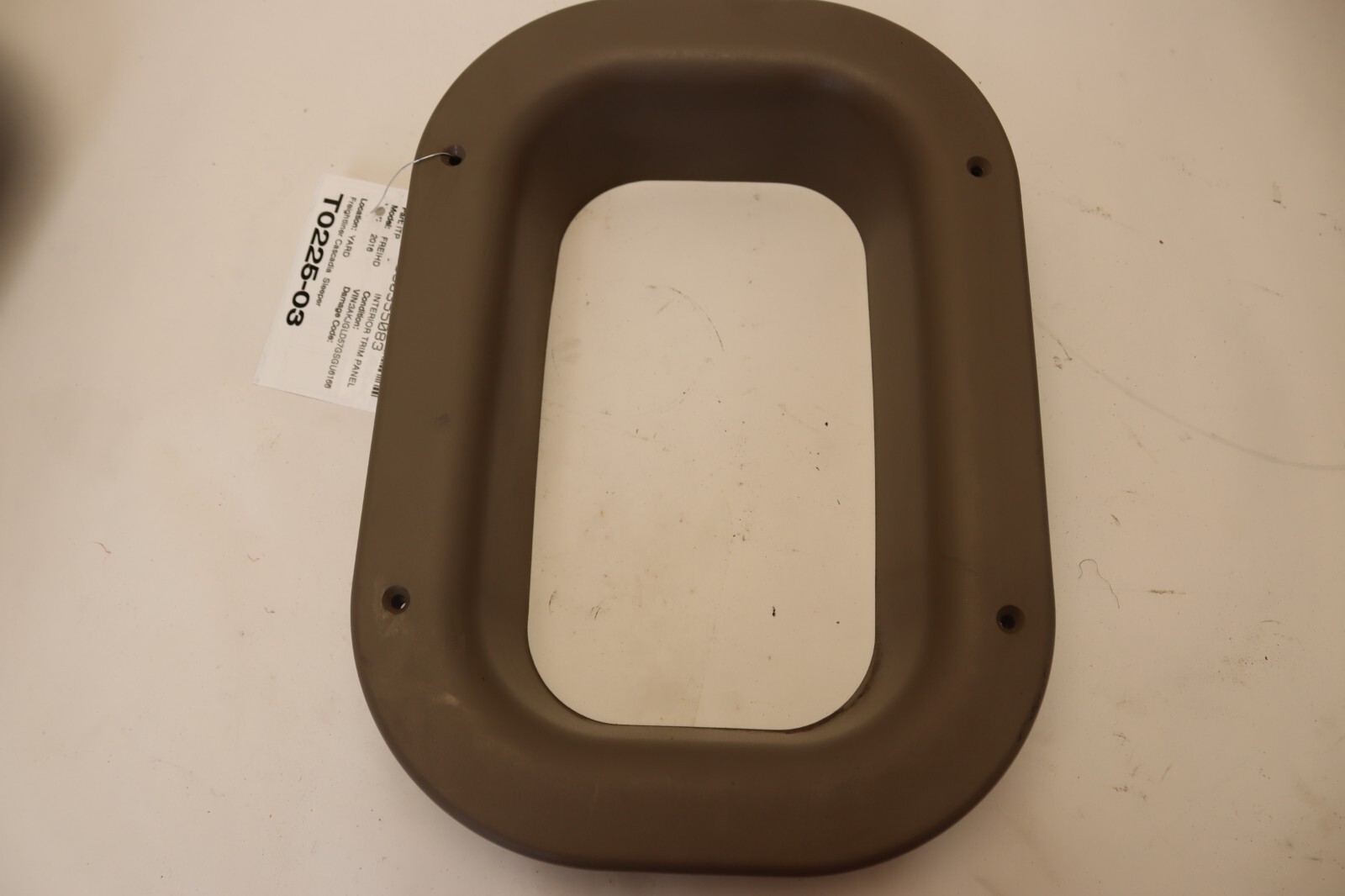 2008-2017 FREIGHTLINER CASCADIA 125 SLEEPER SIDEWALL VENT TRIM PANEL BEZEL OEM