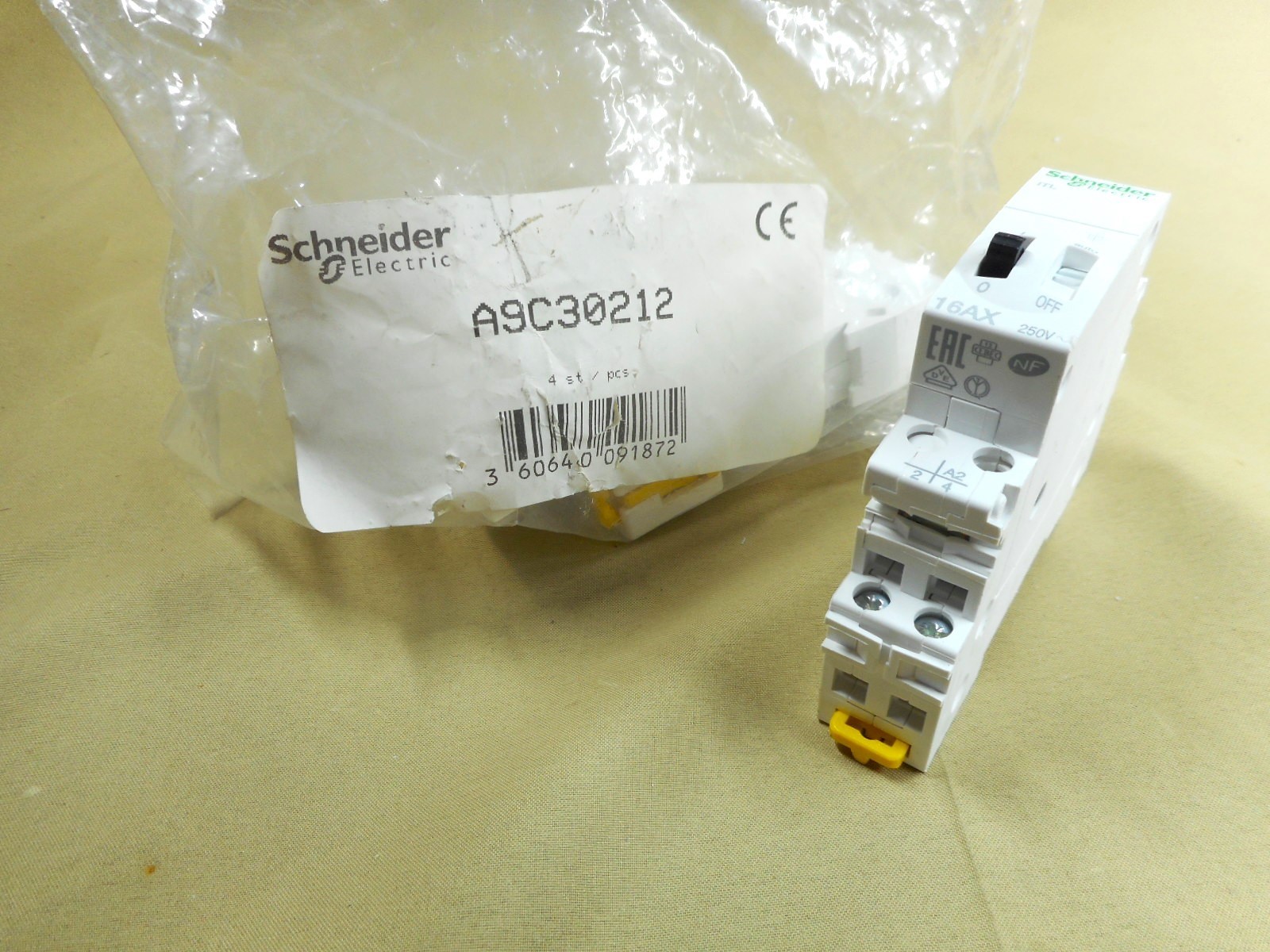 SCHNEIDER ELECTRIC  A9C30212 impulse relay  (NIB)