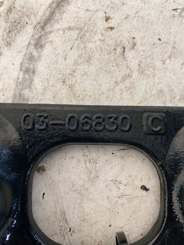 2018 Paccar DX40 Torque Rod Bracket 0306830 (338-10343)
