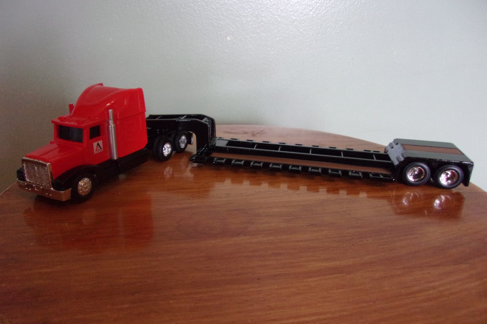 1/64 Allis Chalmers Semi Truck w/wide oversize load Lowboy trailer diecast NEW
