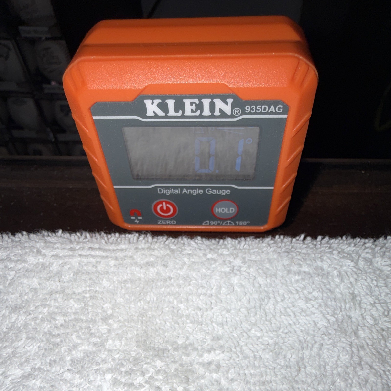 Klein Tools 935DAG Digital Angle Gauge Level Magnetic Hold Function Orange