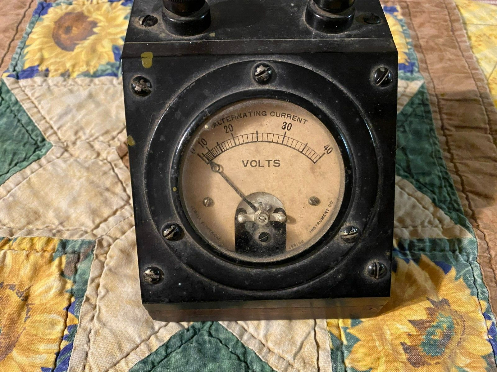 VINTAGE JEWELL ELECTRICAL INSTRUMENT  VOLTMETER untested