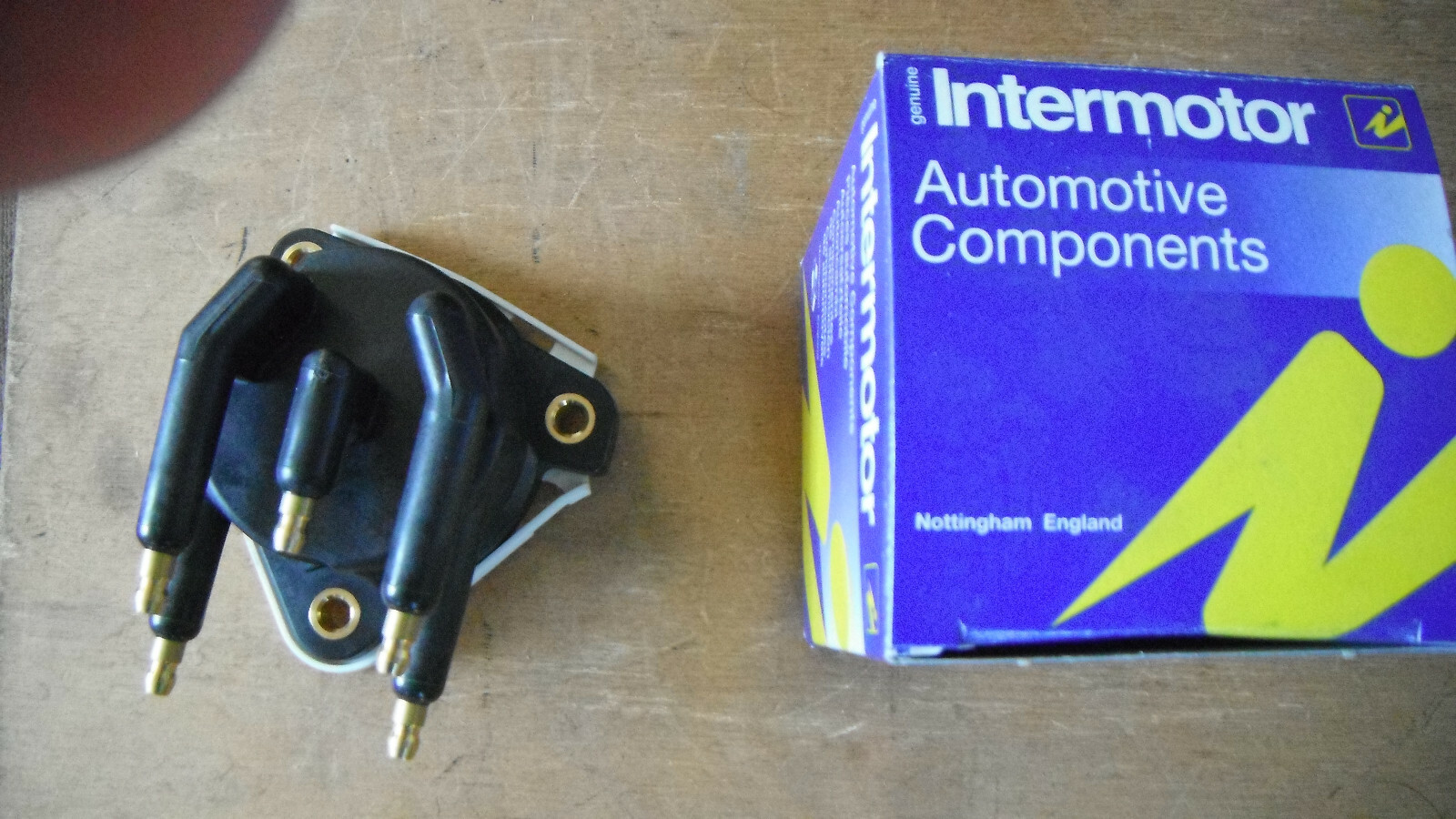 DISTRIBUTOR CAP FOR RENAULT CLIO 1.8 F30 ENGINES 1990-ON    INTERMOTOR 46977