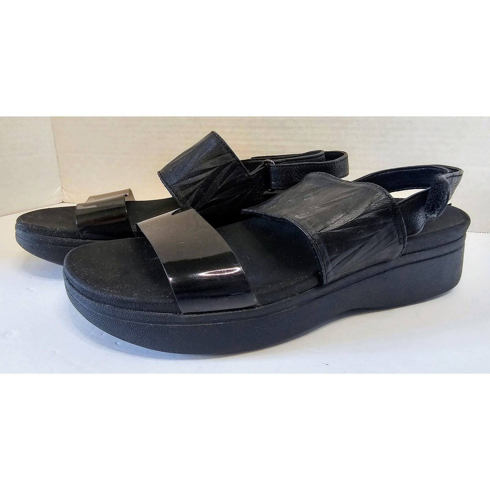 Vionic Karleen Platform Sandals Black Leather Adjustable Straps EU 41 US 9