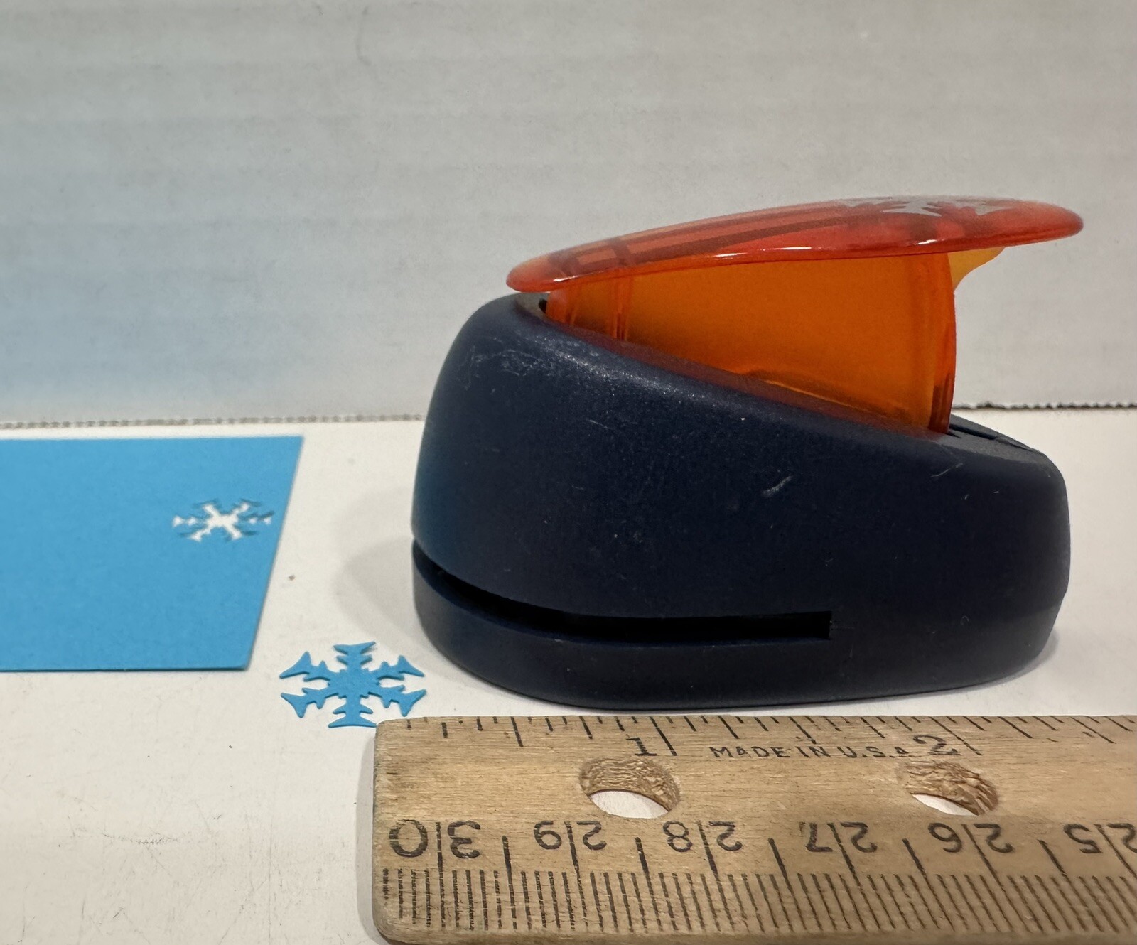 Fiskars .96" Snowflake Lever Punch