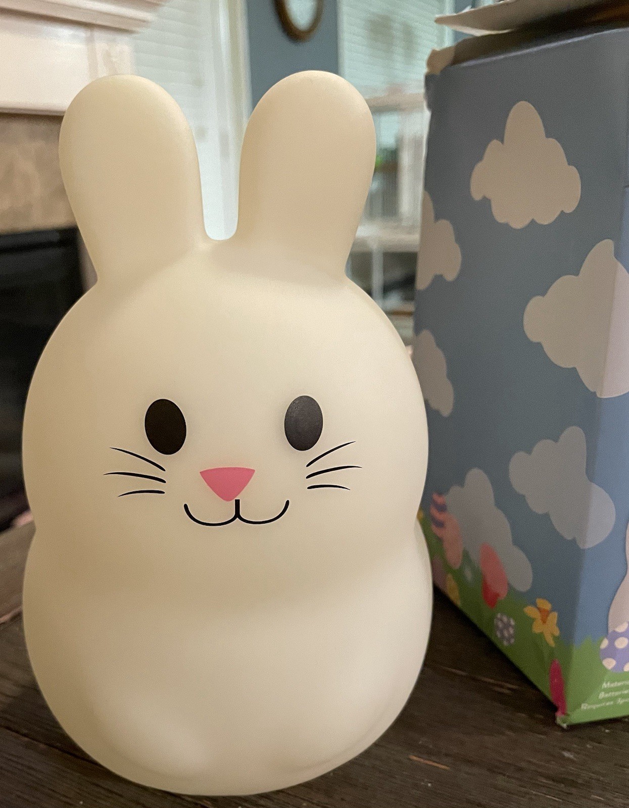 Eccolo White Bunny Ambient Light  7 In X 4 In