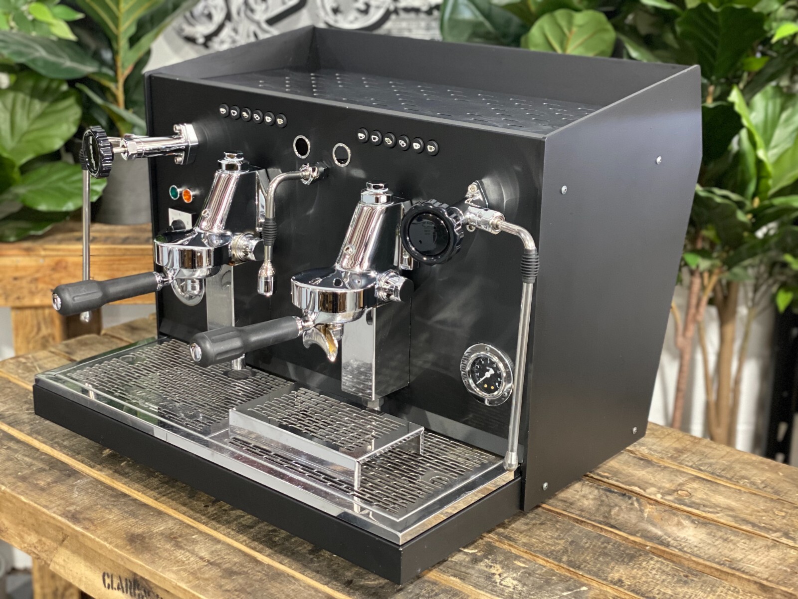 BRUGNETTI GUILIA MANUFACTUM 2 GROUP ESPRESSO COFFEE MACHINE BLACK COMMERCIAL BAR
