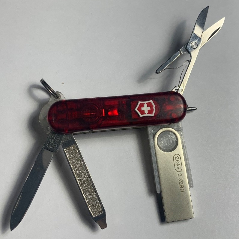 VICTORINOX Swiss Army Knife with USB 64GB LED RED Lite