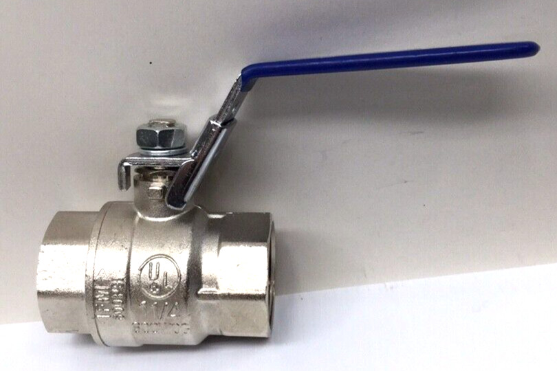 Midwest Control SSF-125 Ball Valve 1-1/4" FNPT 316SS With Locking Handle