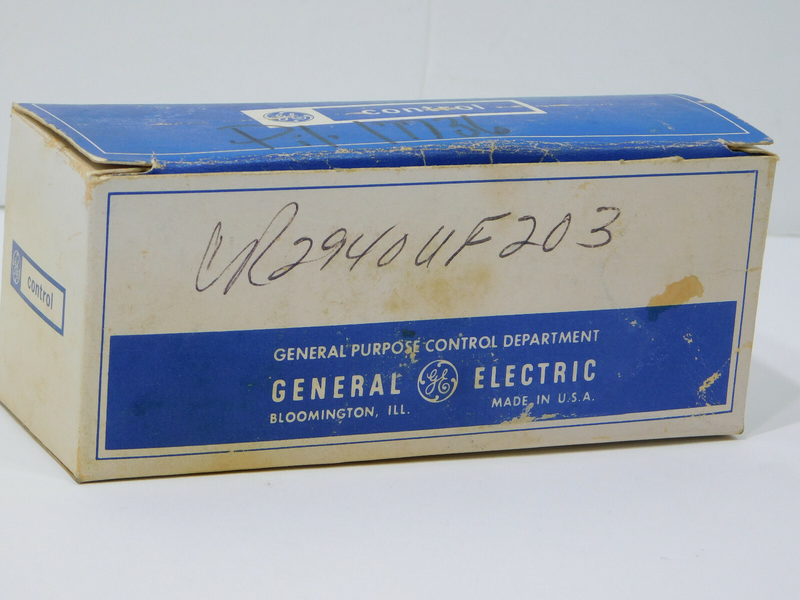 General Electric CR2940UF203 Push Turn Operator Switch