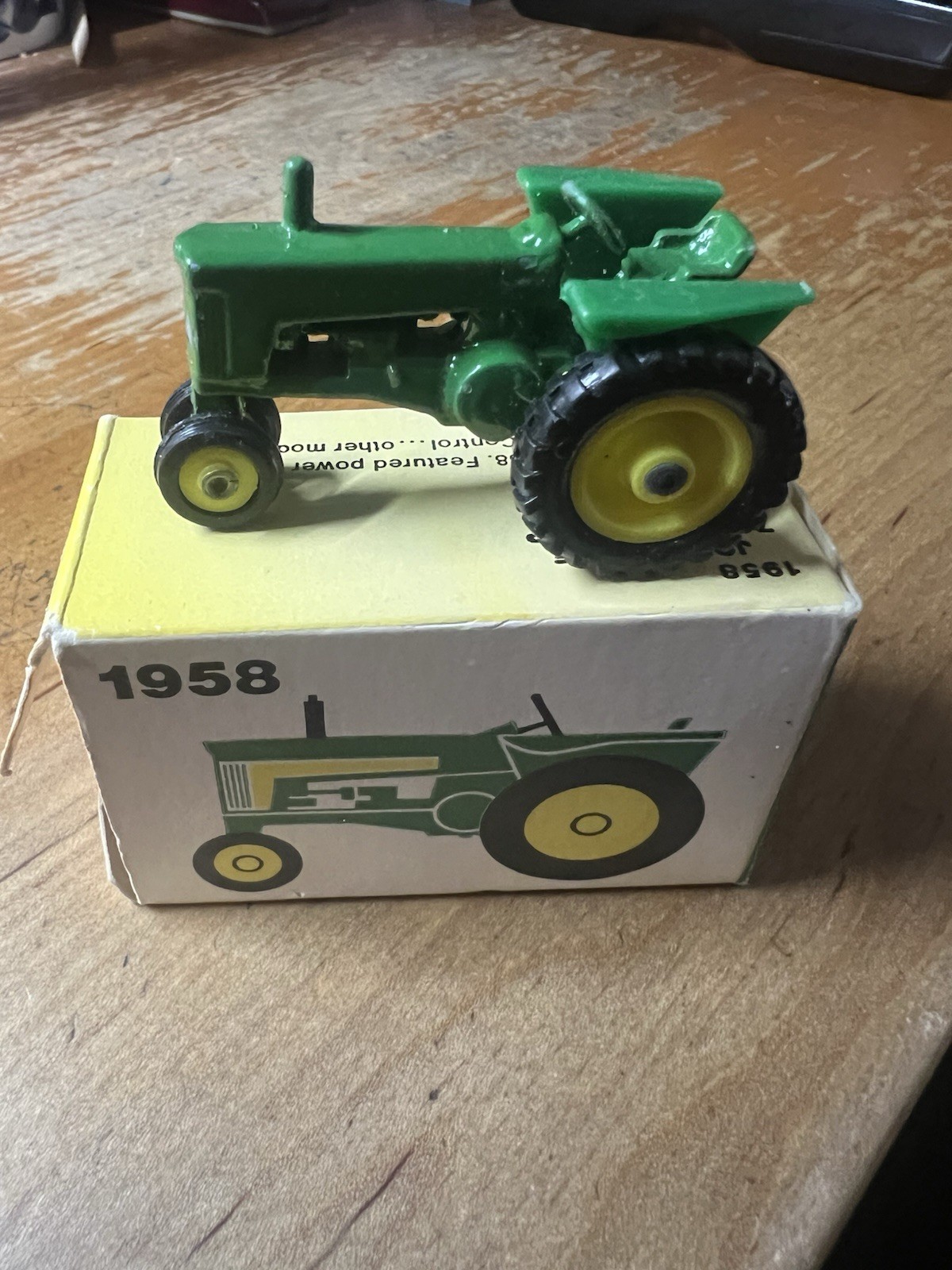Vintage Ertl John Deere 730 Row Crop Tractor No. 566 w/ Box USA