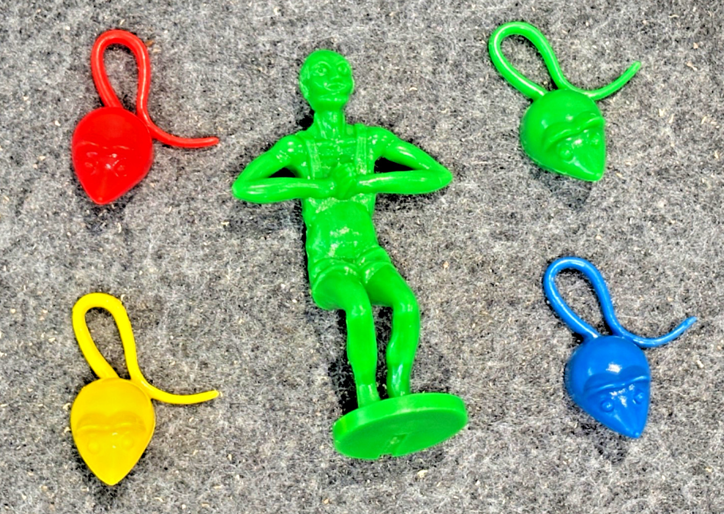Vintage 1986 Mouse Trap Replacement Parts - 4 Plastic Mice & Green Diver Man Set
