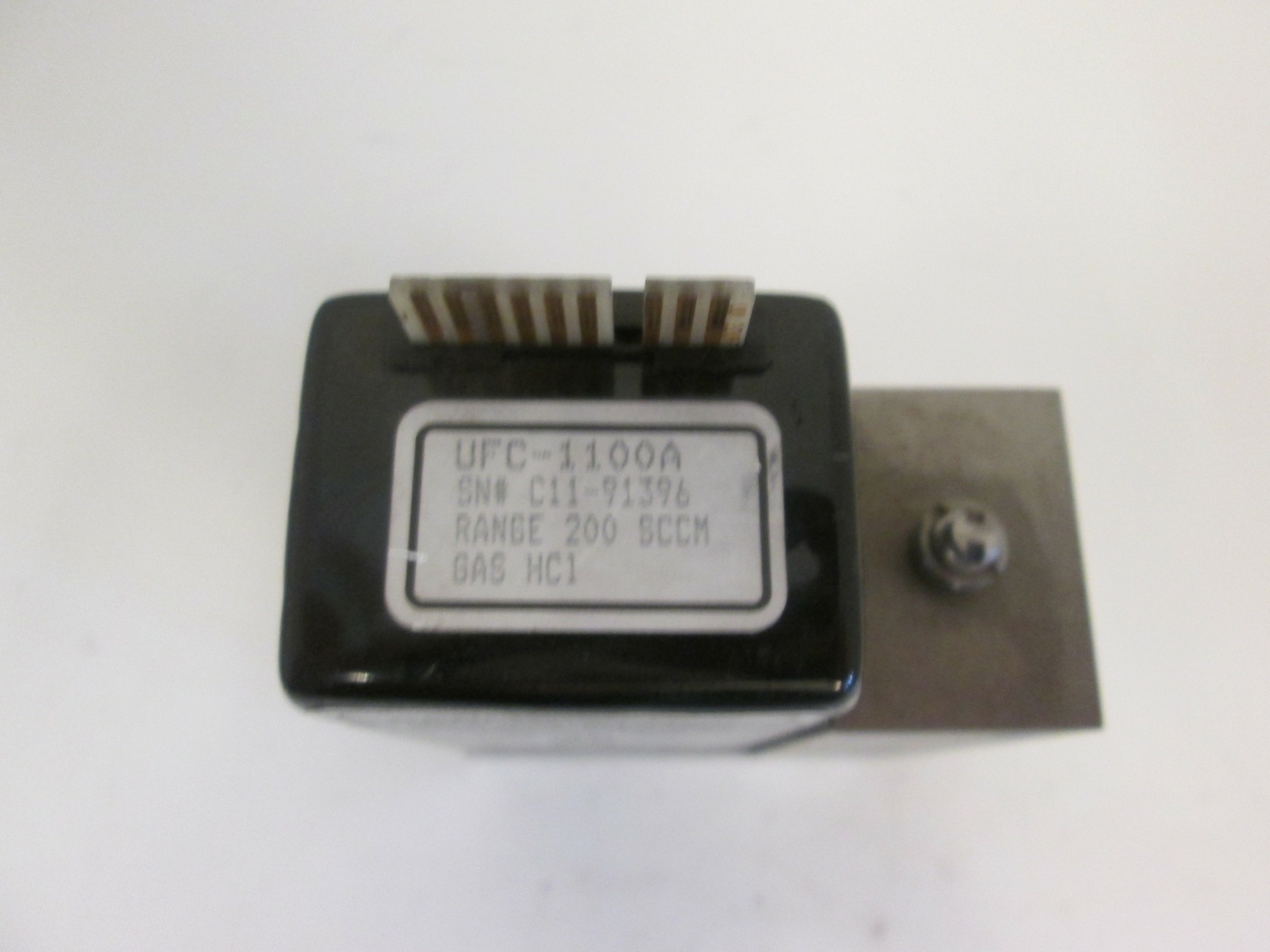 Unit UFC-1100A Mass Flow Controller MFC HCL 200 SCCM