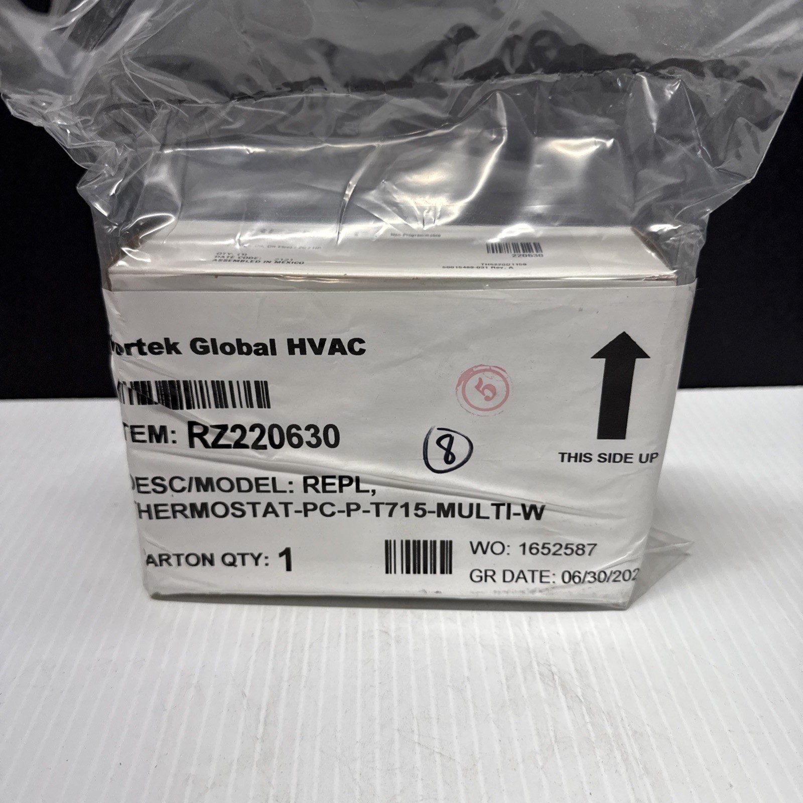 Reznor 220630 Thermostat New Sealed 2H / 2C / HP RZ220630