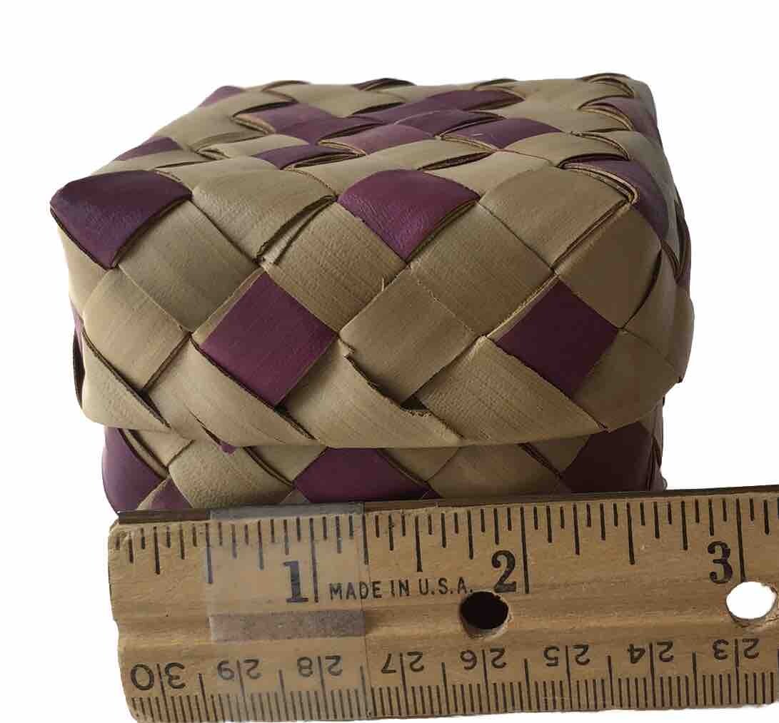 Vntg Palm Leaf Box 2,5” x 3”