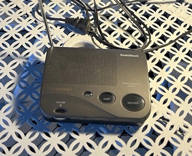 RadioShack 12-247A Weather Radio Alert VHF 7 Channel Alarm 120V