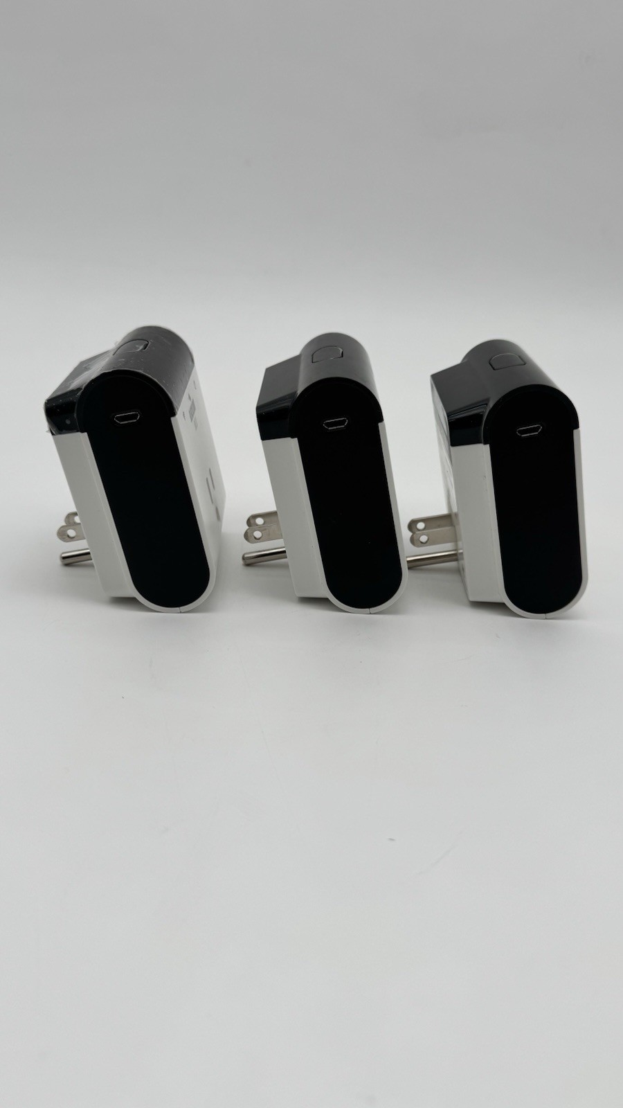 Blackloud Buzzi Smart Wireless Switch, Wi-Fi Outlet Built in Micro USB 3 Pack