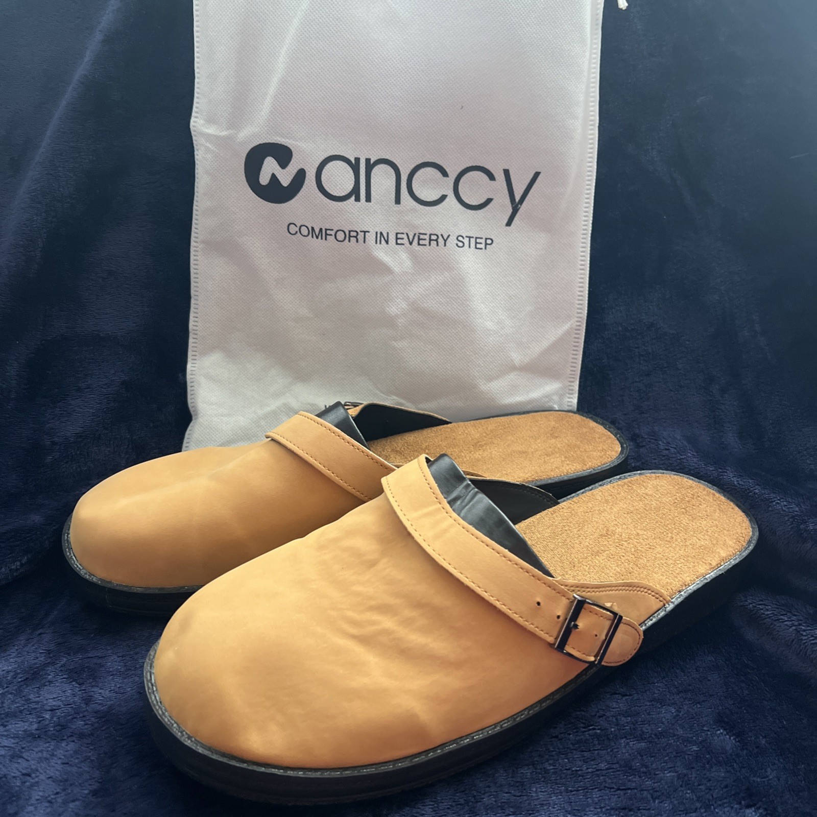 Nanccy Closed Toe Clogs Slipper