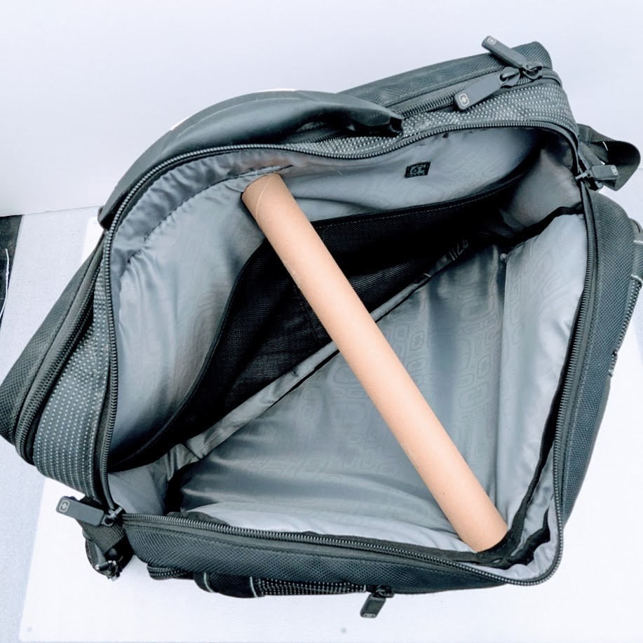 Ogio Technologio, Messenger / Laptop Bag, Two To One Shoulder Strap System, NICE