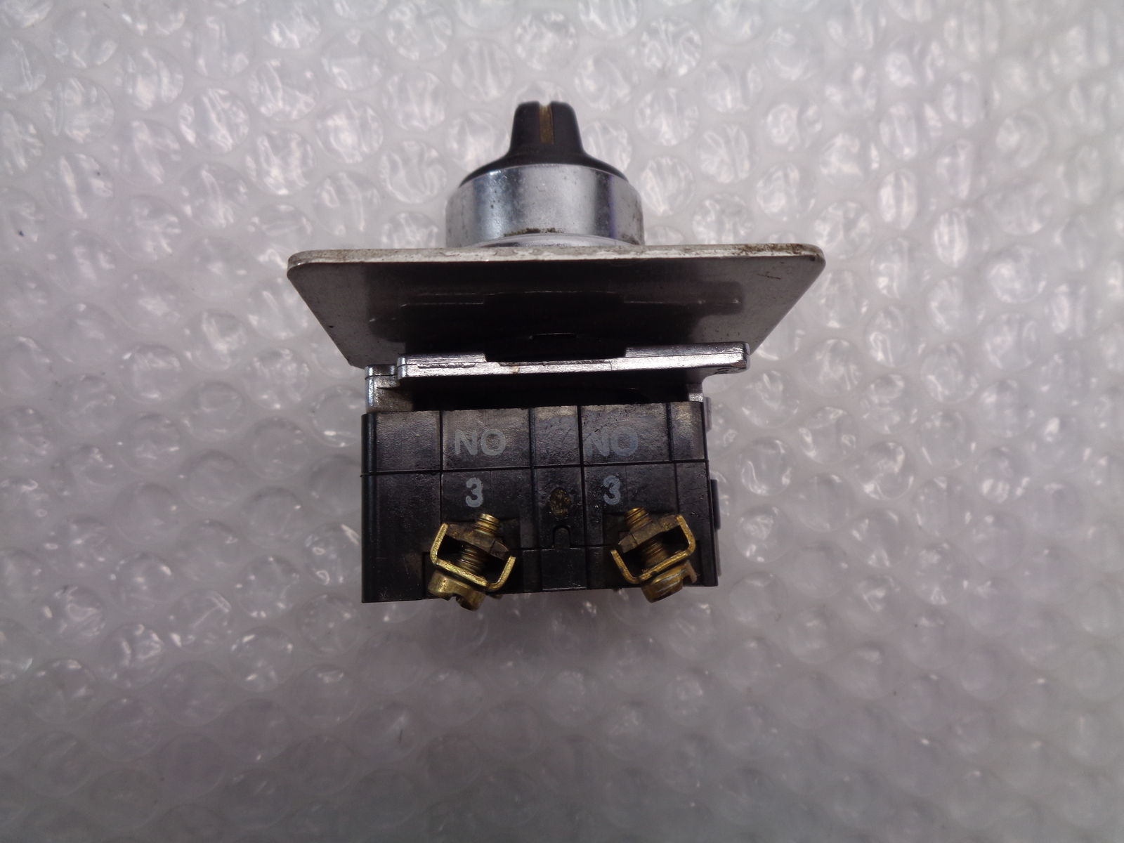 CUTLER HAMNER 10250T/910001 SELECTOR SWITCH NSNP