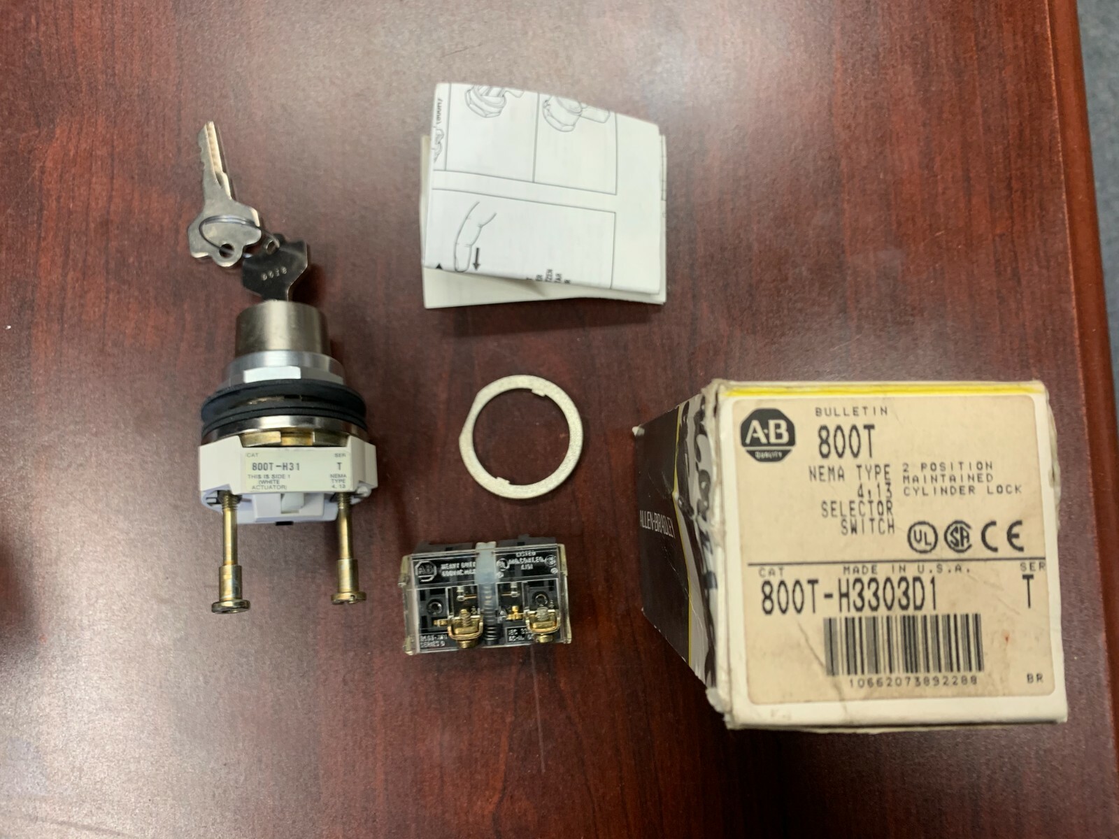 New Allen Bradley 800T-H3303D1 30MM Selector Switch