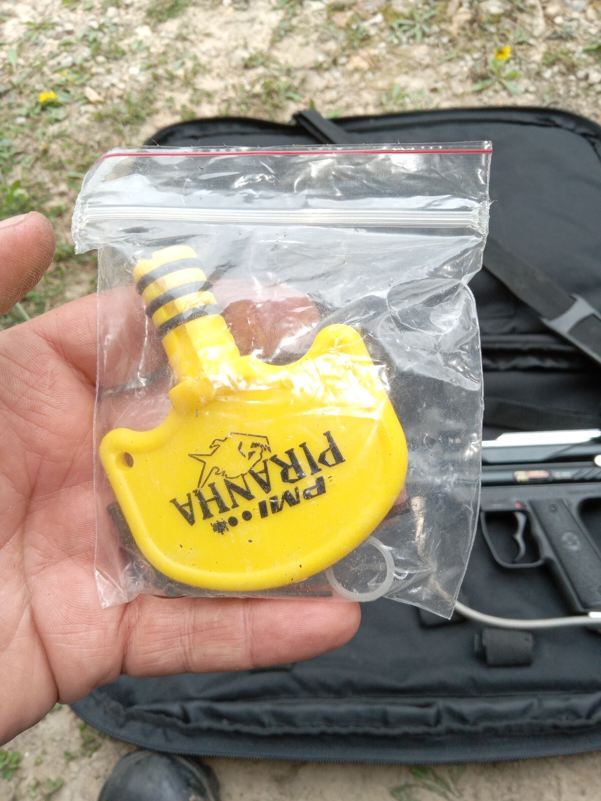 PMI Piranha R6 model 8810 paintball marker