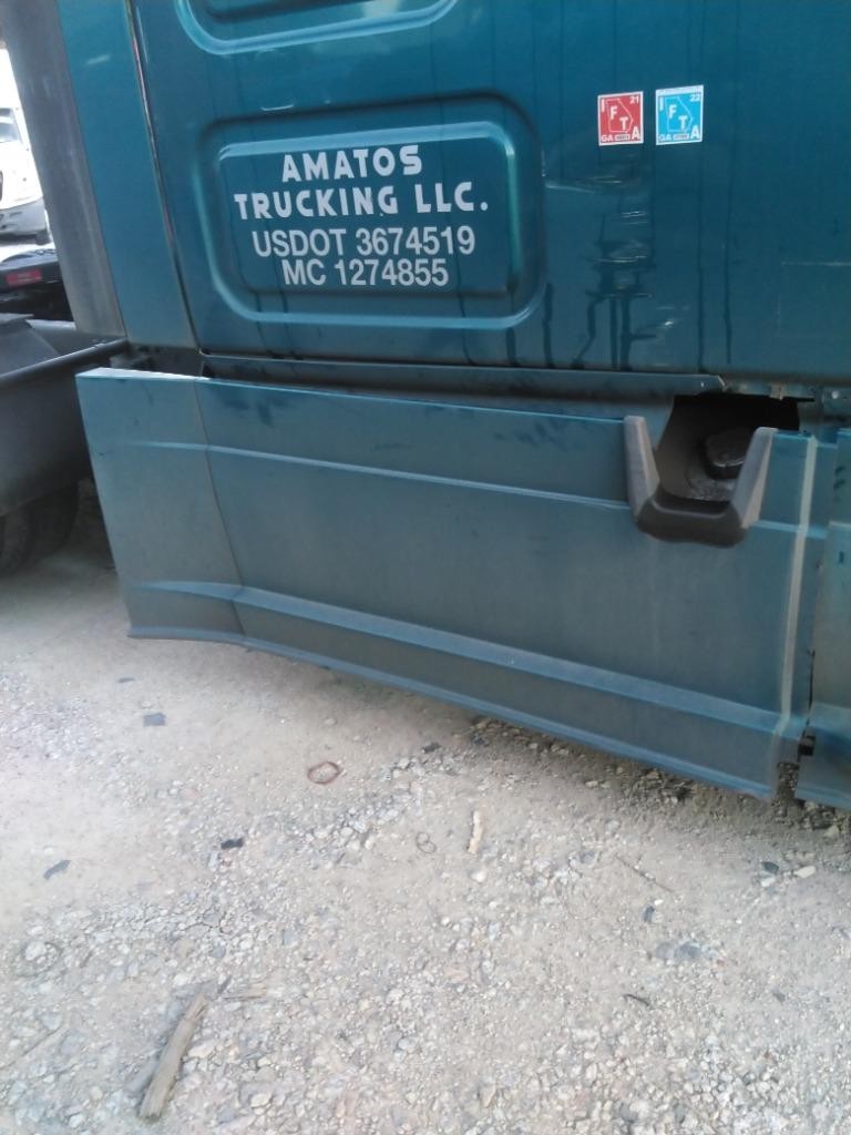 For 2013 FREIGHTLINER CASCADIA 125 SIDE FAIRING Right ,  GA